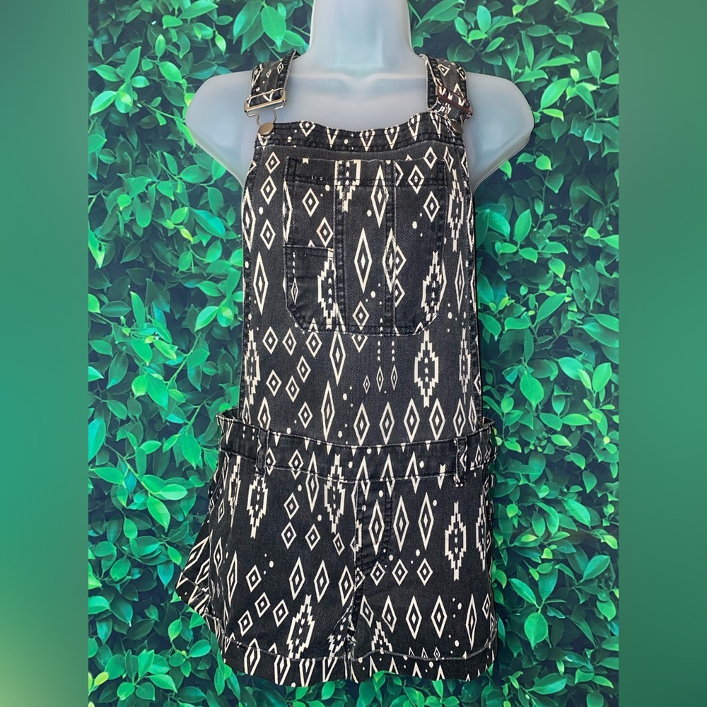 Black and white Aztec print overalls
